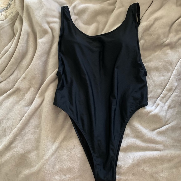 one piece bathing suit - Picture 1 of 4